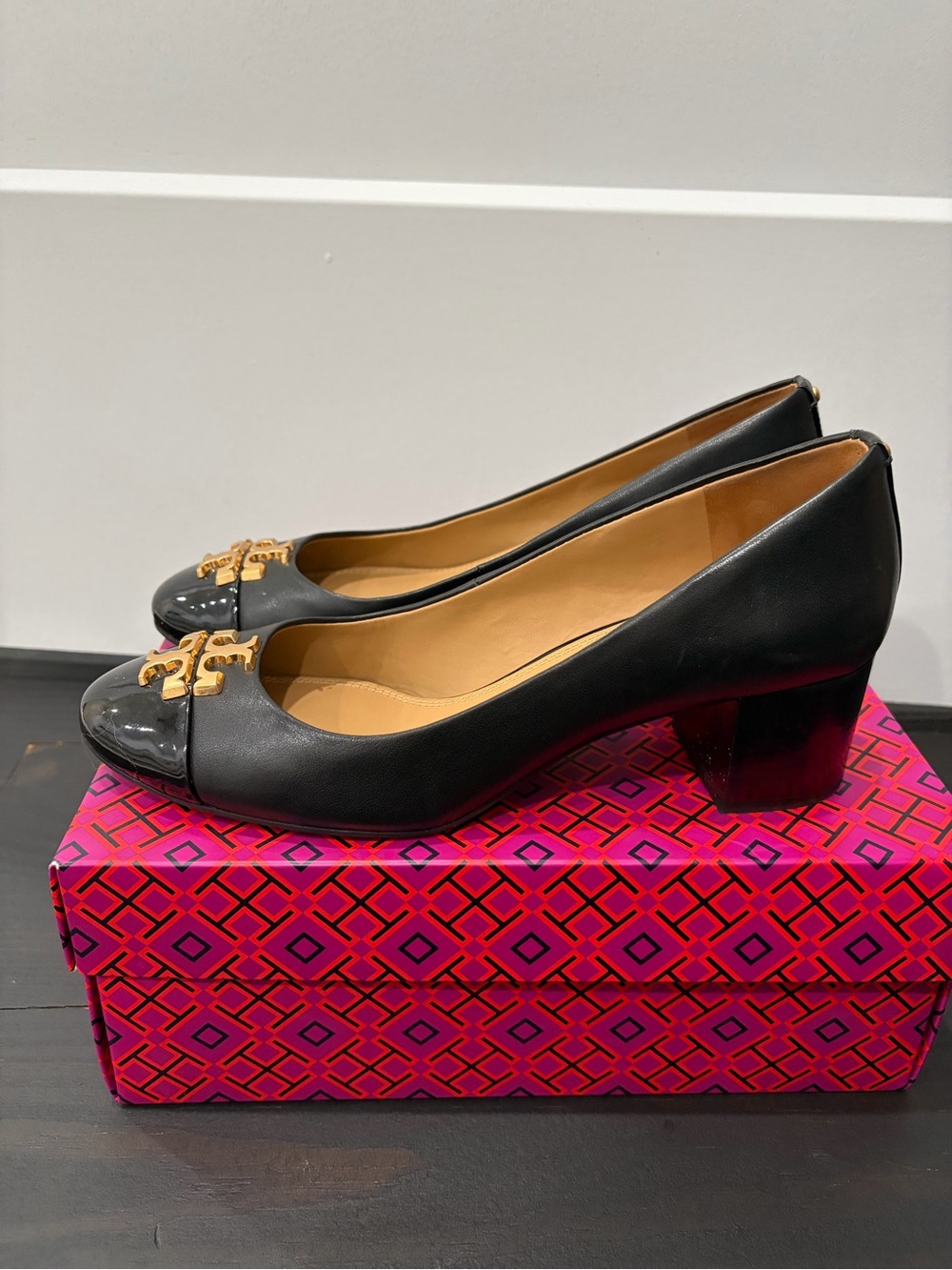 Tory Burch Black Leather & Patent Logo Ballet Flats - Picture 2 of 5